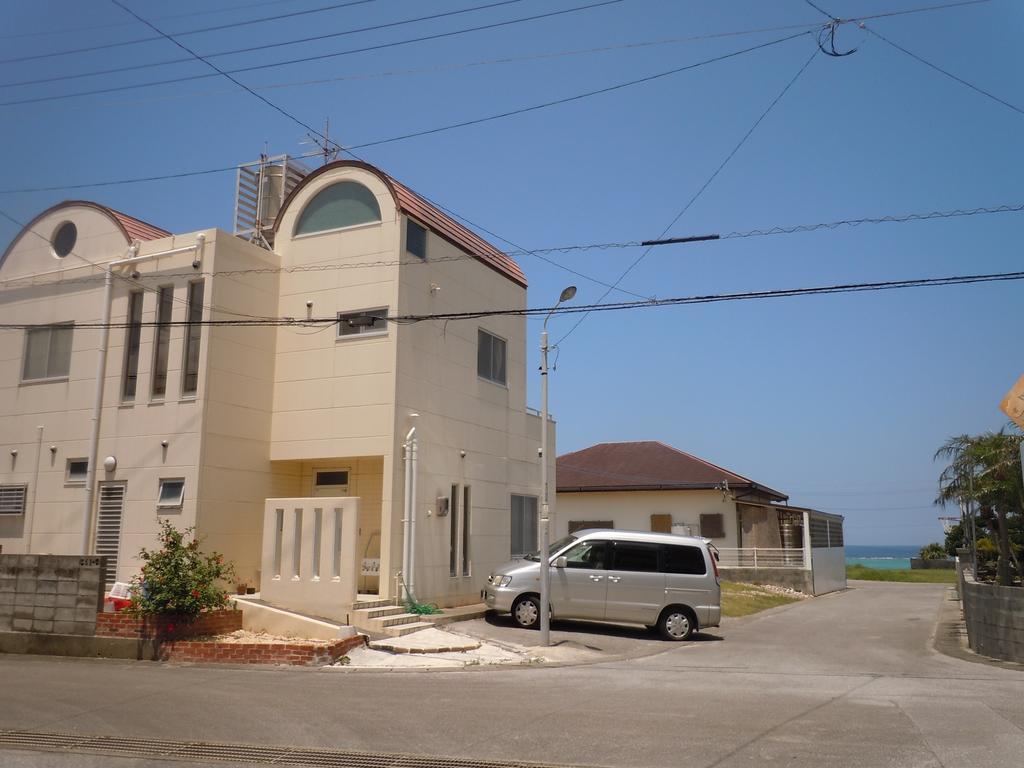 Guest House Route 6 Yomitan Esterno foto